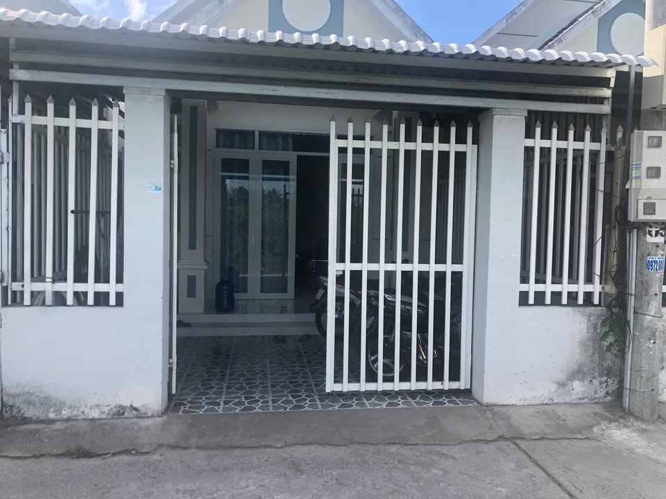 Nhà phố KDC Đông Phú, Sơn Đông, Bến Tre 125m² giá 1.2 tỷ - Không gian an ninh, thoáng mát!