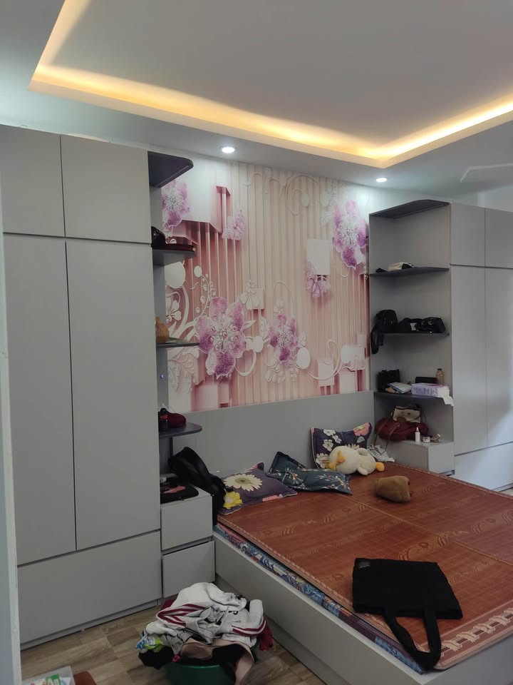 Nhà 4 tầng mặt ngõ đường Nguyễn Văn Linh 42m² giá 3.68 tỷ - Ô tô vào tận nơi!