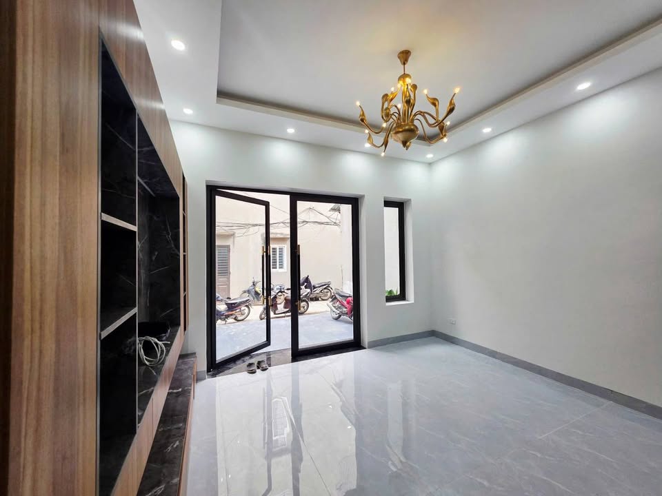 Nhà phố đẹp tại Lương Đắc Bằng 67.5m² giá 3 tỷ - Phong cách hiện đại, tiện nghi đầy đủ!