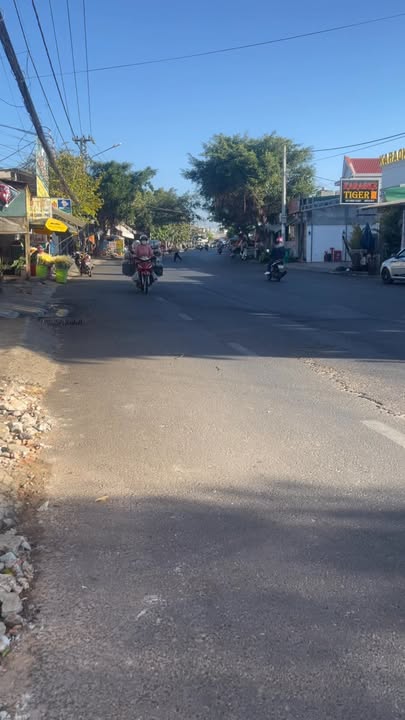 Nhà mặt đường Y Wang, Buôn Ma Thuột 217m² giá 8.98 tỷ - Sẵn sàng ở ngay!