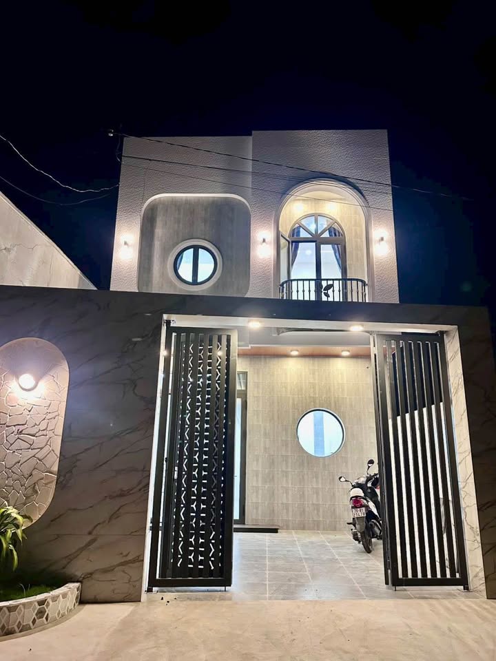 Nhà lầu hiện đại tại Long Thành Bắc 90m² giá 1.99 tỷ - Thiết kế thông minh đầy đủ công năng!