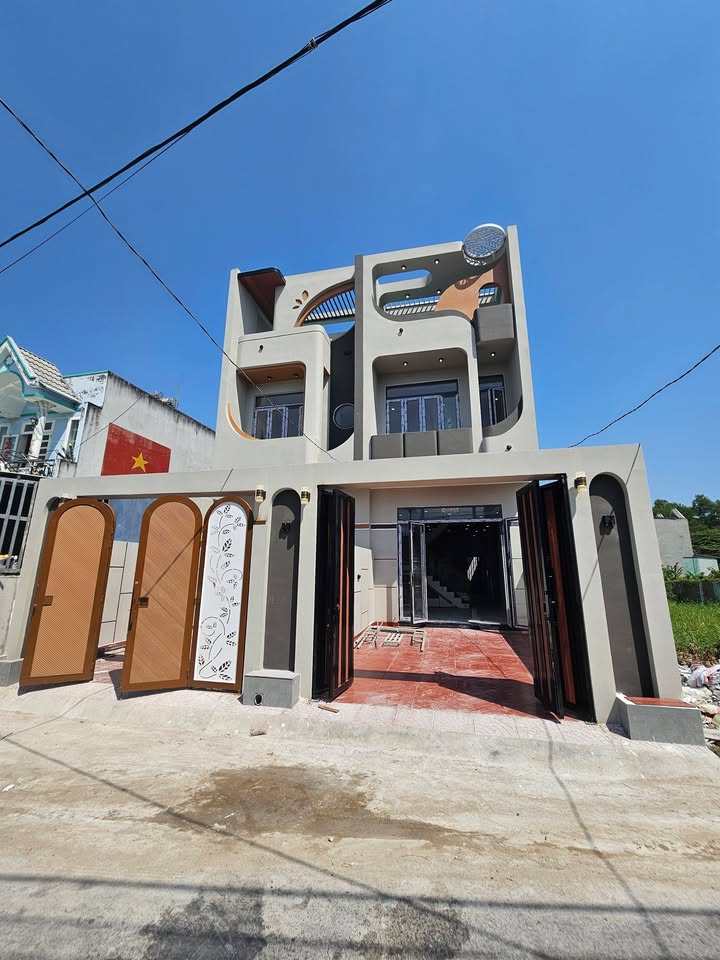 Nhà 1 Lầu 3 PN tại Phước Lý, Long An - Giá chỉ 2.89 tỷ - Sẵn sàng vào ở!