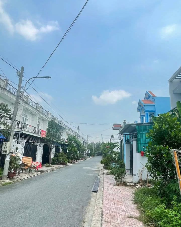 Đất nền KDC Hoàng Phúc Long An 93m² giá 1.4 tỷ - Vị trí đắc địa, dân cư đông đúc!