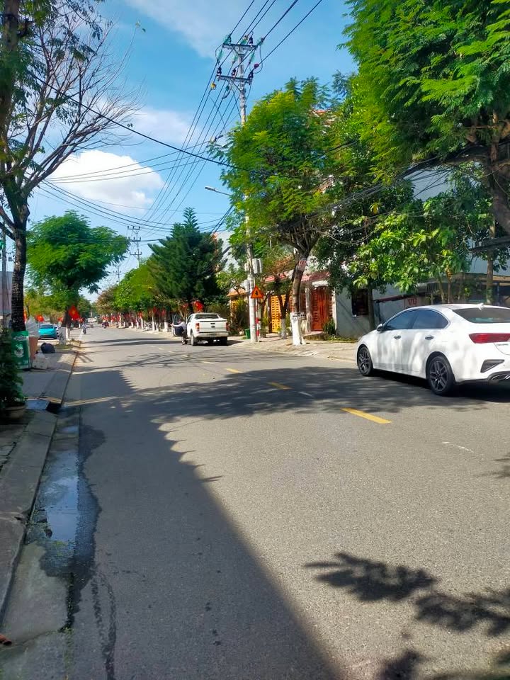 Nhà mặt tiền đường Nguyễn Nhàn, quận Cẩm Lệ, 100m² giá 8 tỷ - Đầu tư sinh lời ngay!