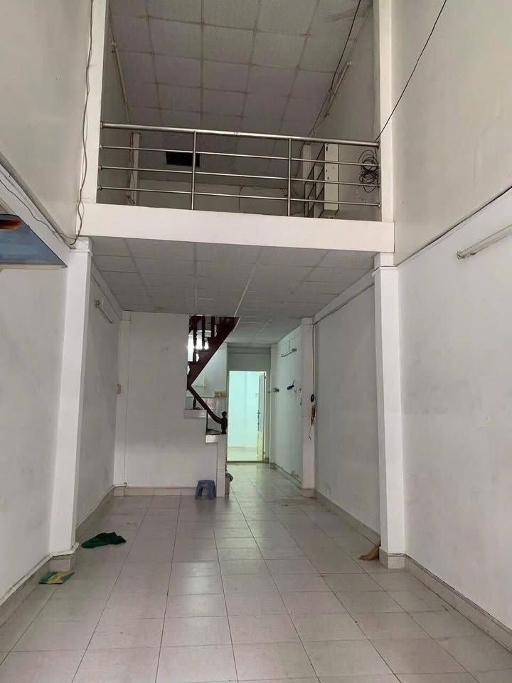 Nhà bán Khuông Việt, Phường Phú Trung, Quận Tân Phú 53m² giá 6.4 tỷ - Hẻm ô tô, tiện ích đầy đủ!