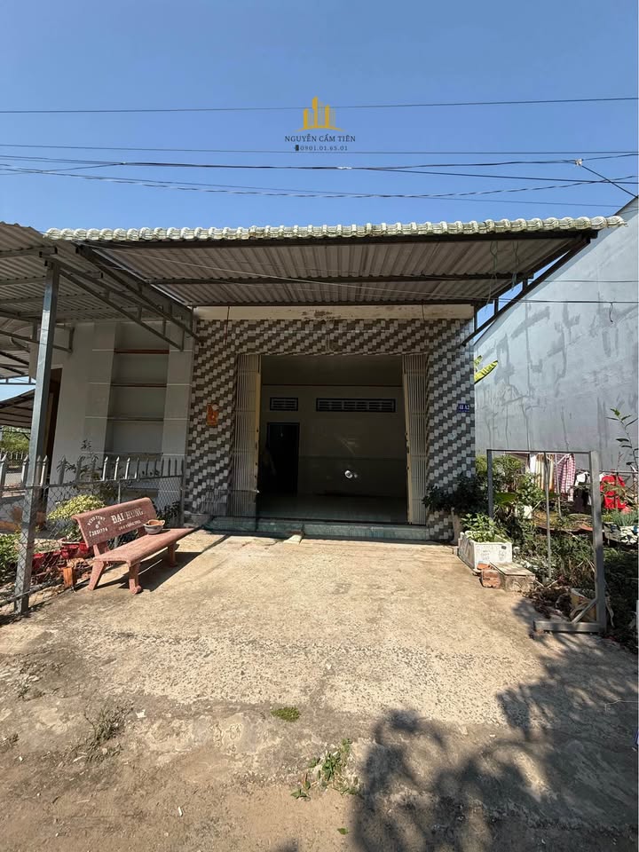 Nhà cấp 4 KDC Xẻo Bèo, Cao Lãnh 70m² giá 1.3 tỷ - Hoàn công, tiện ích đầy đủ!