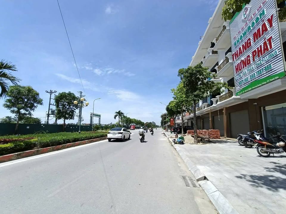 Nhà phố mặt tiền Đại lộ Sép, Thanh Hóa 100m² giá 6.1 tỷ - Sổ đỏ chính chủ!