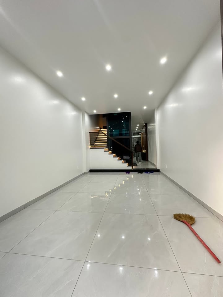 Nhà độc lập 5 tầng tại Thiên Lôi, Hải Phòng 60m² giá 9.3 tỷ - Thang máy, full nội thất!