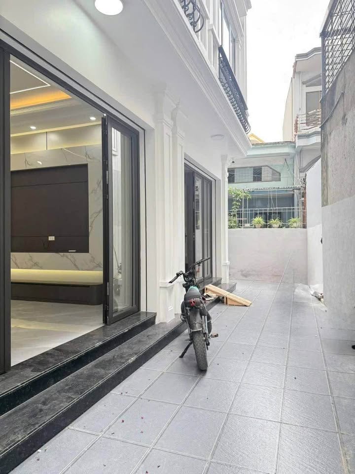 Nhà 4 tầng Đình Đông - 42m² giá 3.55 tỷ - Đường ô tô 2 chiều