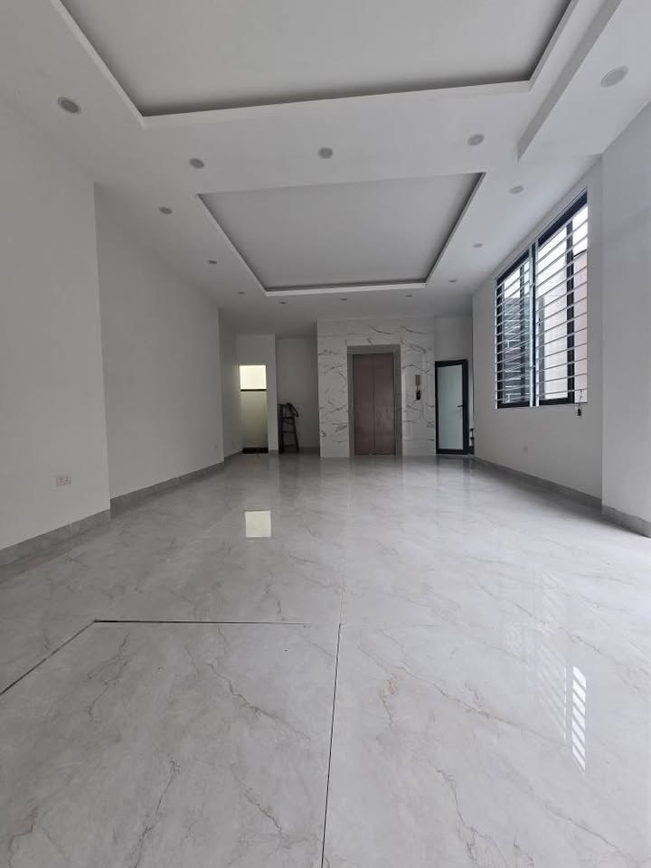 Nhà mặt tiền Phúc Đồng, Long Biên 70m² giá thương lượng - Thiết kế hiện đại với thang máy!