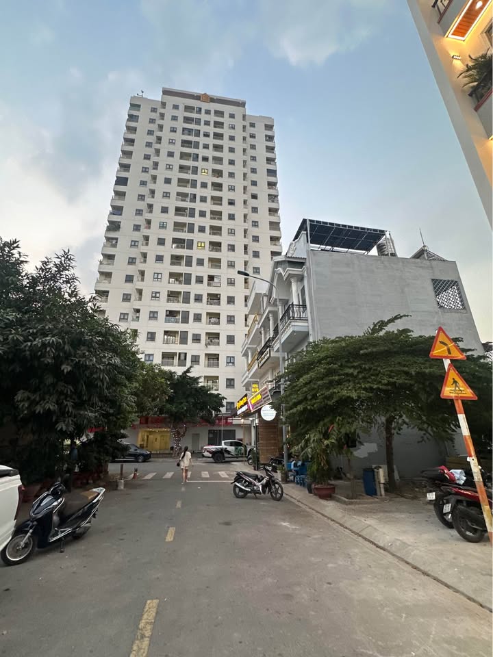 Nhà 3 tầng mới xây tại Tân Đông Hiệp, Dĩ An 60m² giá 5,3 tỷ - Sẵn sàng vào ở!