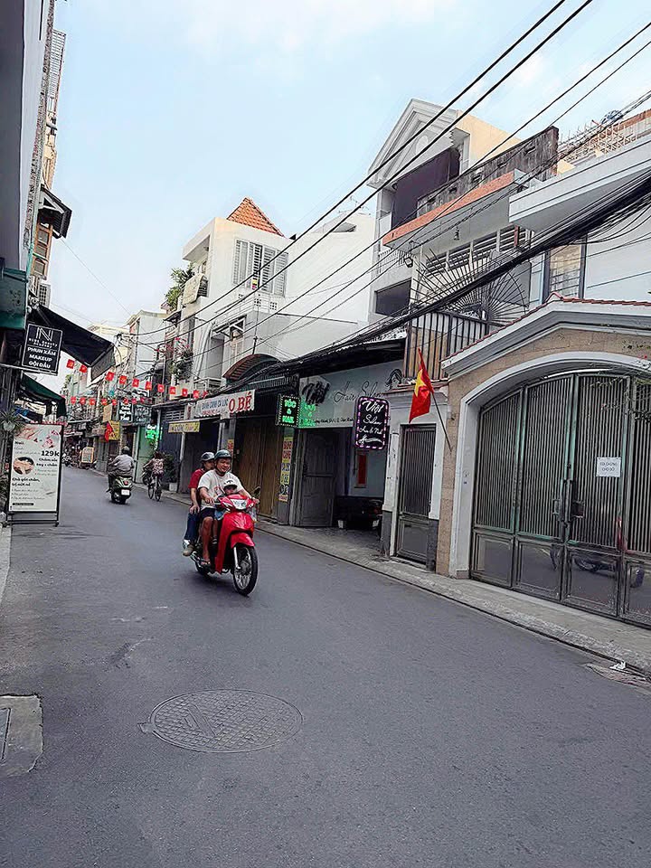 Bán nhà FrontHouse tại Hoàng Hoa Thám, Bình Thạnh 47m² giá 8.9 tỷ - Tiềm năng kinh doanh lớn!