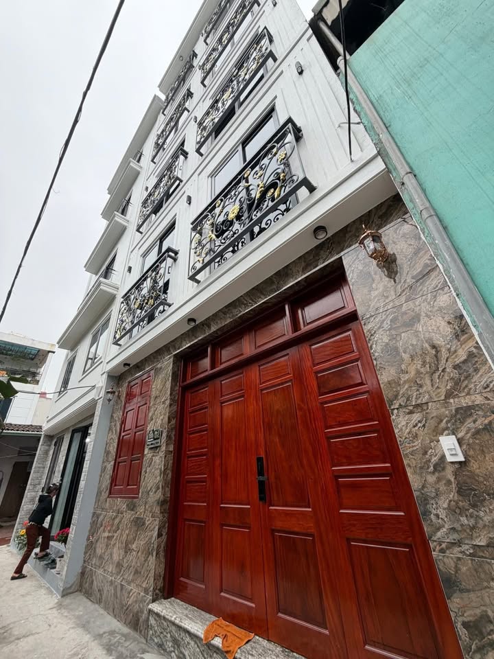 Nhà 5 tầng Liên Ninh, Thanh Trì 31,5m² giá 6 tỷ - Chính chủ bán gấp!