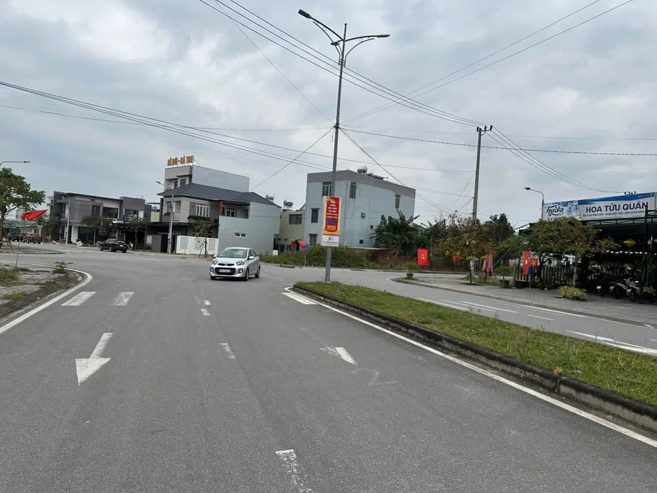 Đất mặt tiền Lý Thường Kiệt, Tam Kỳ 140m² giá 2.7 tỷ - Cơ hội đầu tư tuyệt vời!