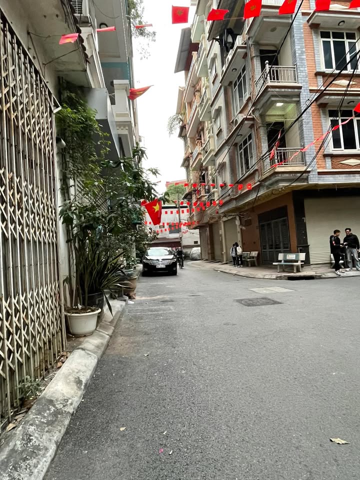 Nhà gần Time City, 32m² giá 2 tỷ - Cần bán gấp!