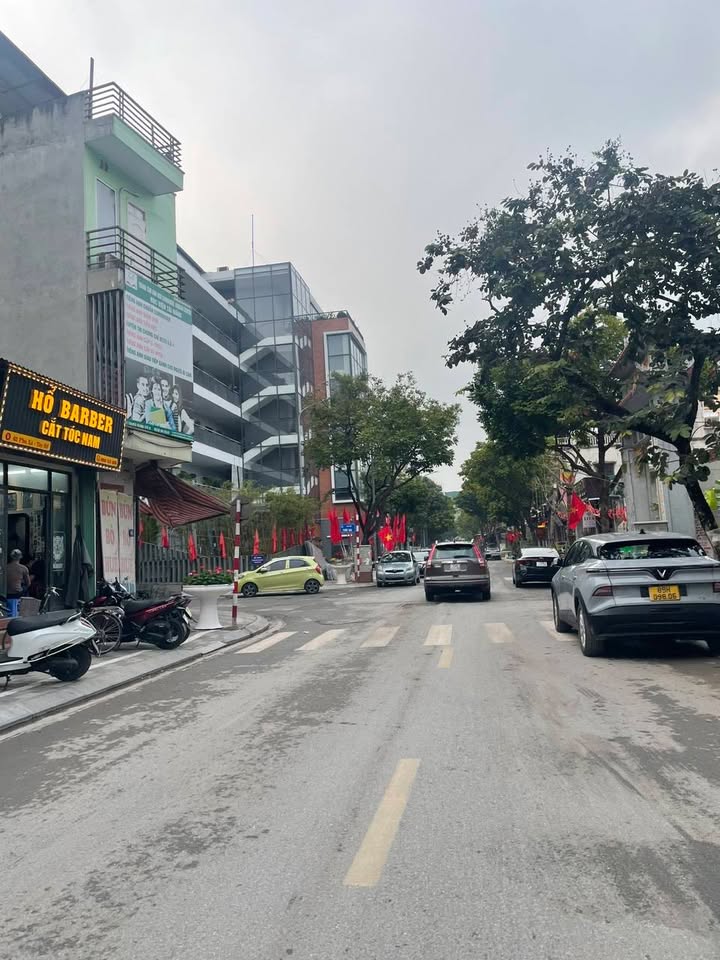 Đất Phú Thượng, Tây Hồ 240m² giá 37.5 tỷ - Vị trí đắc địa, cơ hội đầu tư tốt!