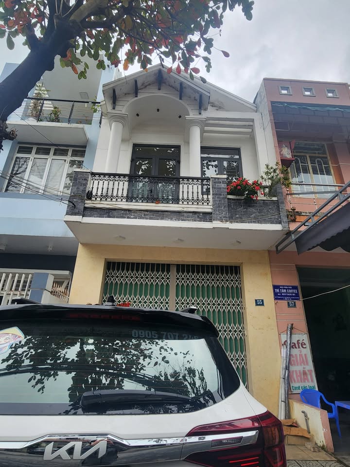 Nhà 2 tầng mặt tiền 7.5m tại Đà Nẵng, diện tích 90m² - Cần bán gấp giá tốt!