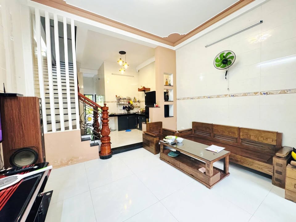 Nhà 2 Tầng Nguyễn Duy Trinh 135m² giá 6 tỷ - Cơ hội hiếm có!