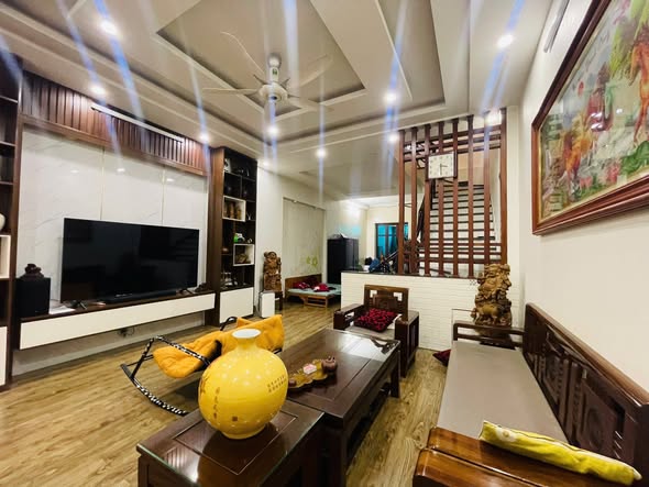 Nhà 3 tầng Cẩm Trung 107m² giá 2 tỷ - Ô tô vào tận nơi!