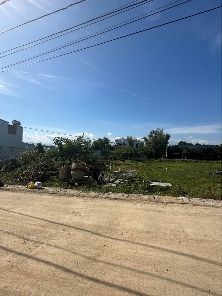 Đất nền Hòa Tiến, Đà Nẵng 112m² giá 2.95 tỷ - Vị trí đẹp, an ninh tốt!