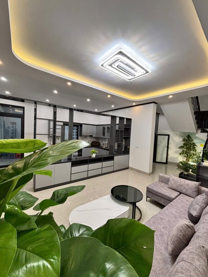 Nhà 3 tầng Ngõ 2 Cao Lộc, 65m² giá 2.8 tỷ - Thiết kế hiện đại, tiện nghi đầy đủ!