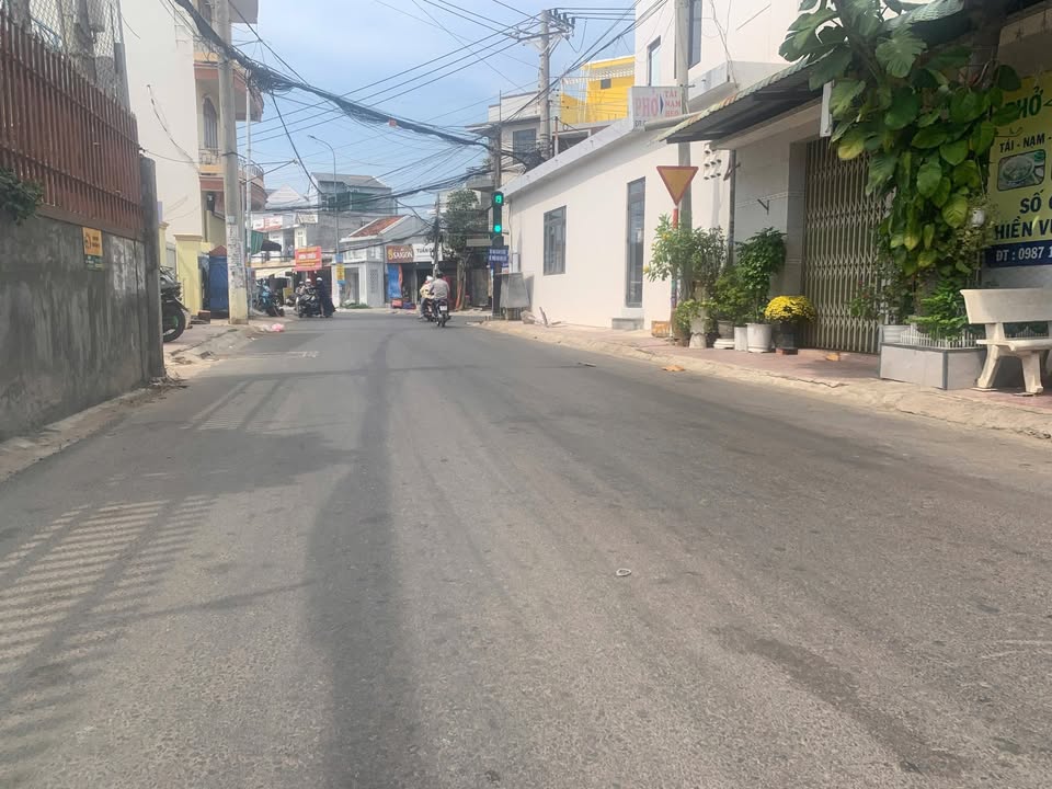 Đất thổ cư 200m² đường Hiền Vương - Giá chỉ 3.4 tỷ, thương lượng!