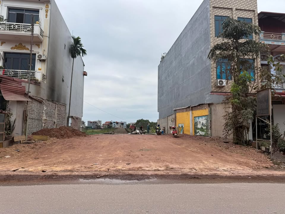 Cho thuê mặt tiền FrontHouse 300m² tại Quốc lộ 37 - Vị trí đắc địa kinh doanh!