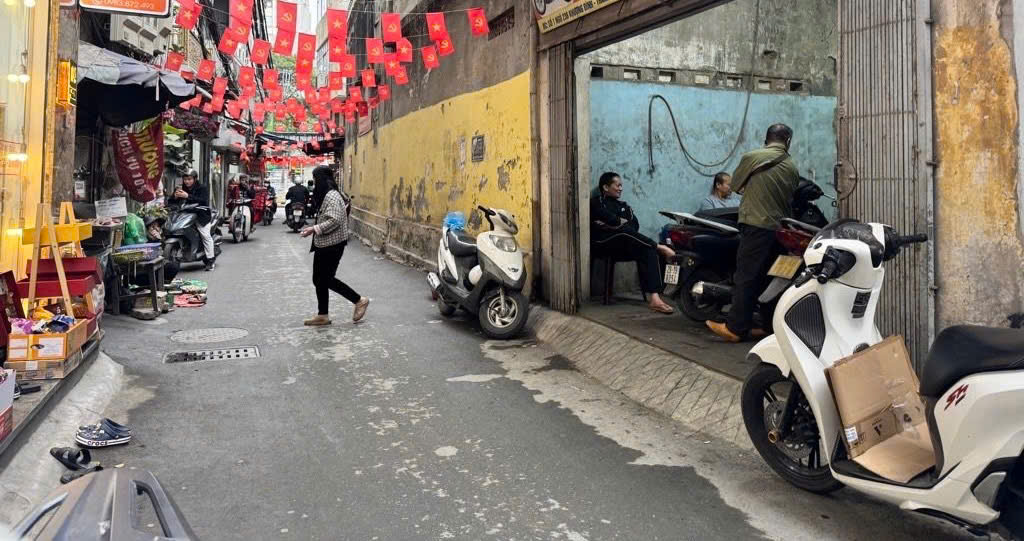 Bán nhà mặt ngõ Khương Đình 50m² giá 17 tỷ - Ô tô vào tận nhà!