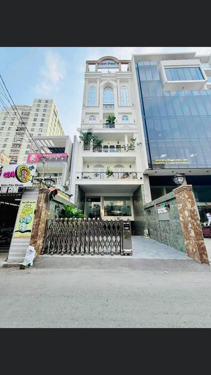 Toà nhà FrontHouse 184.4m² Nguyễn Thượng Hiền, Phú Nhuận - Bán gấp trước Tết!