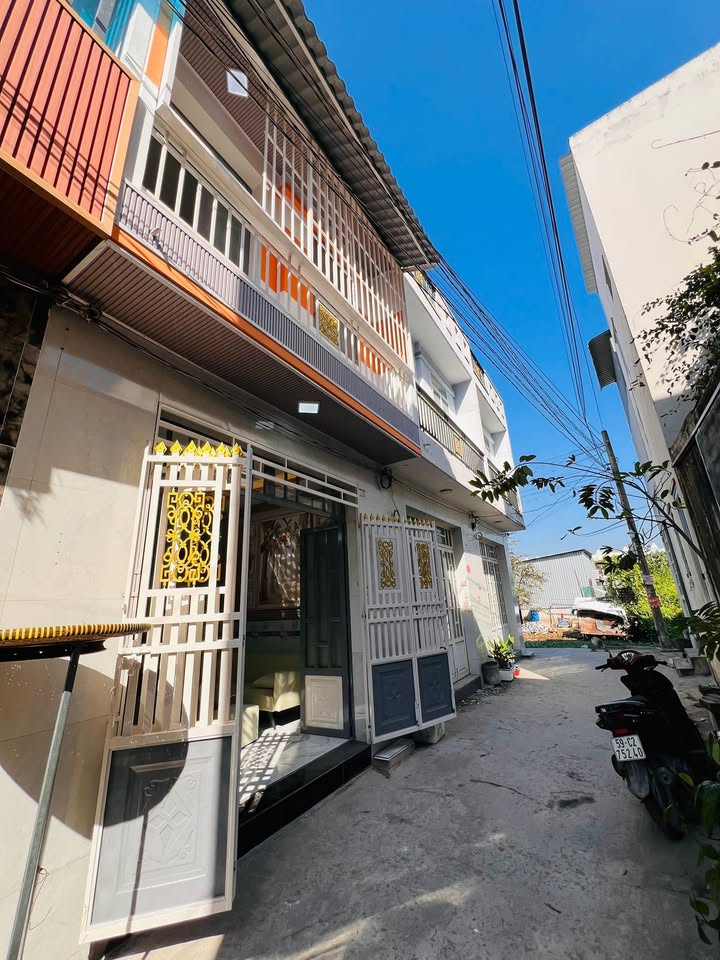 Nhà riêng Cần Giuộc - Đường Tân Phước - 40m² giá 1.6 tỷ - Thiết kế hiện đại, sổ hồng riêng!