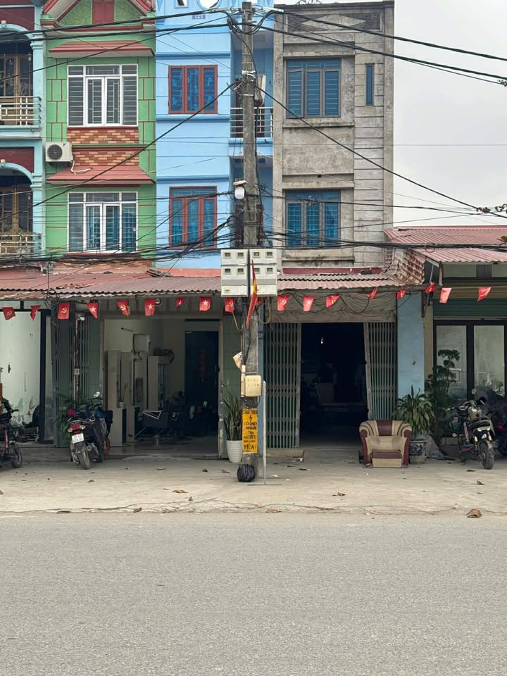 Nhà nguyên căn 3 tầng tại Đường 75, Huyện Ứng Hòa - Không gian thoáng đãng, sẵn sàng vào ở!