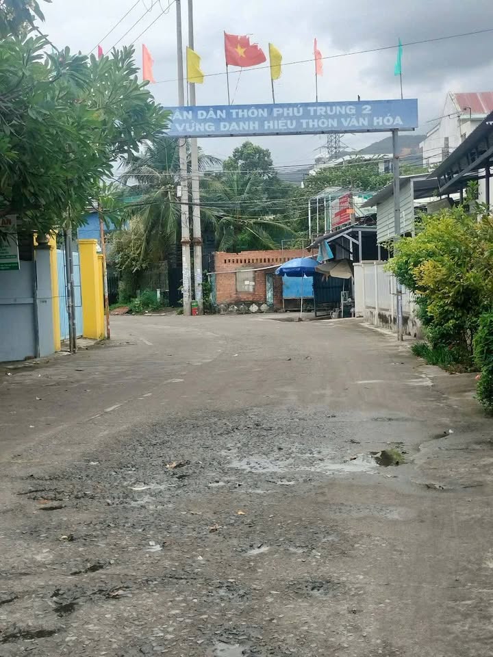 Đất Vĩnh Thạnh - Phú Trung 200m² giá 2.5 tỷ - Đường ô tô rộng rãi!