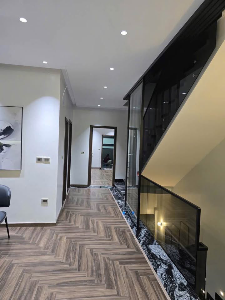 Nhà 3 Tầng Đường Lê Thanh, 140m² chỉ 6.3 tỷ - Thiết kế hiện đại, đầy đủ nội thất!