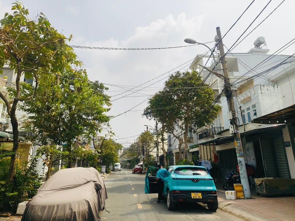 Nhà mặt tiền Phước Bình, Thủ Đức 102m² giá 10.8 tỷ - Tiềm năng sinh lời lớn!