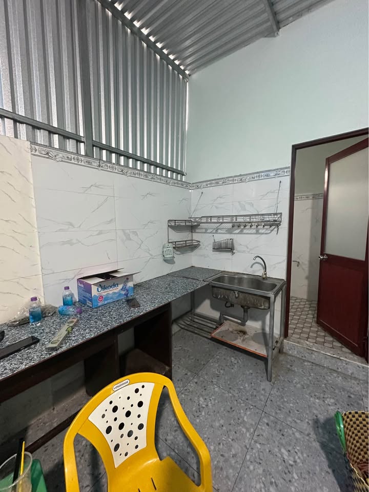 Nhà cho thuê tại Diên Sơn, Diên Khánh 2 phòng ngủ giá chỉ 2.5 triệu/tháng - Thích hợp kinh doanh!