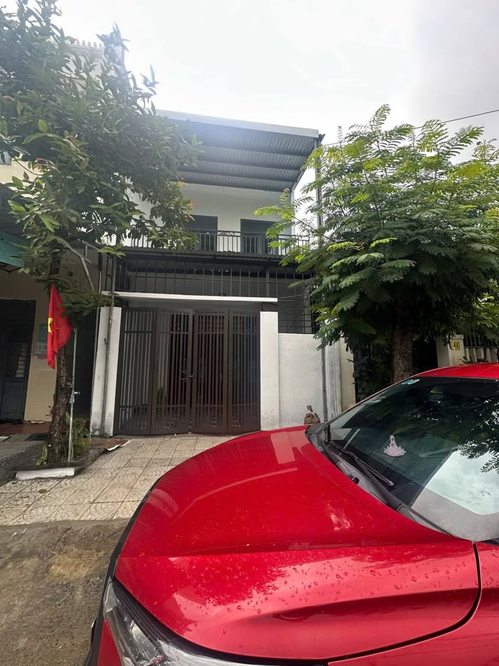 Nhà 2 tầng tại Phường Hòa Quý, Đà Nẵng 100m² giá 4.65 tỷ - Chính chủ bán gấp!