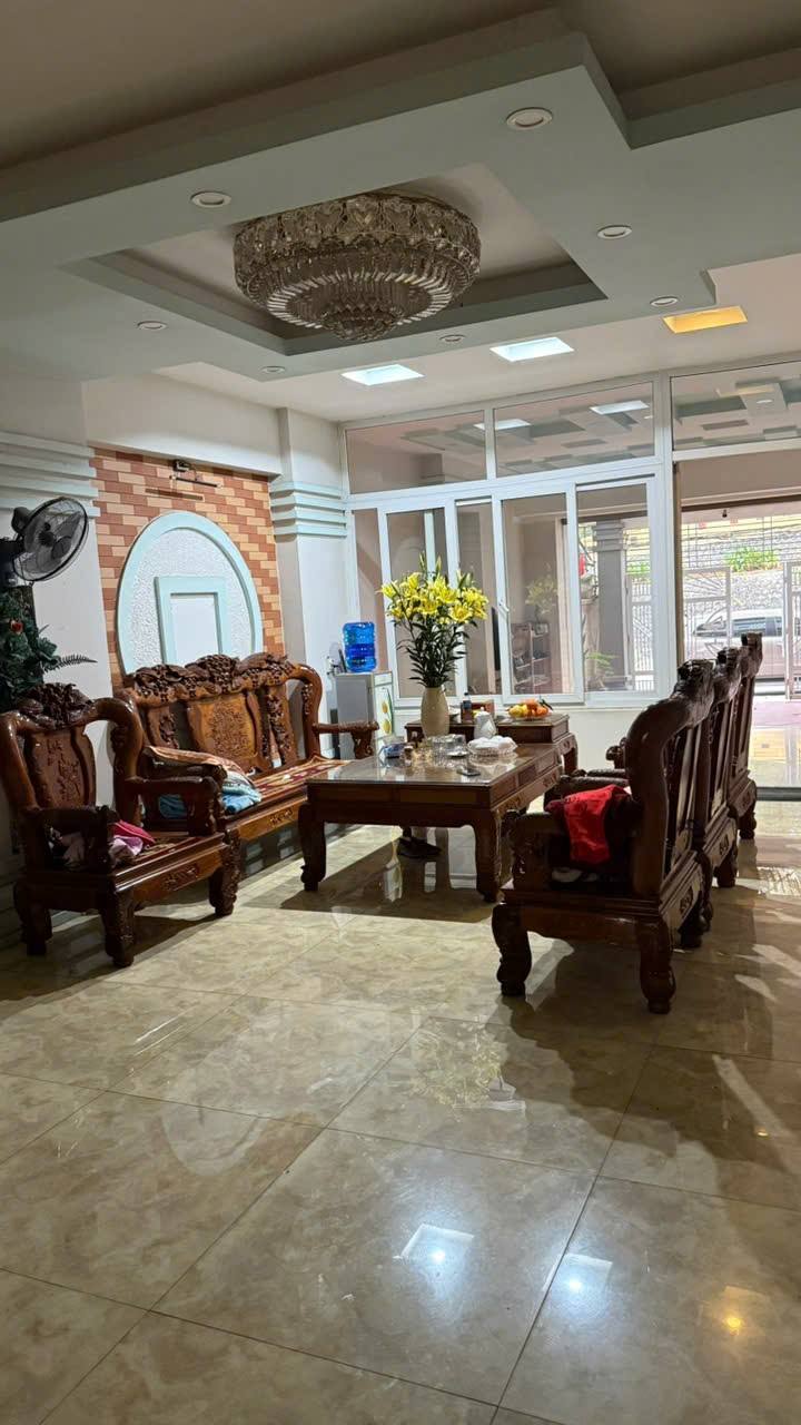 Nhà phố Lào Cai 135m² giá 5 tỷ - Đối diện Công viên HCM, sẵn sàng ở ngay!