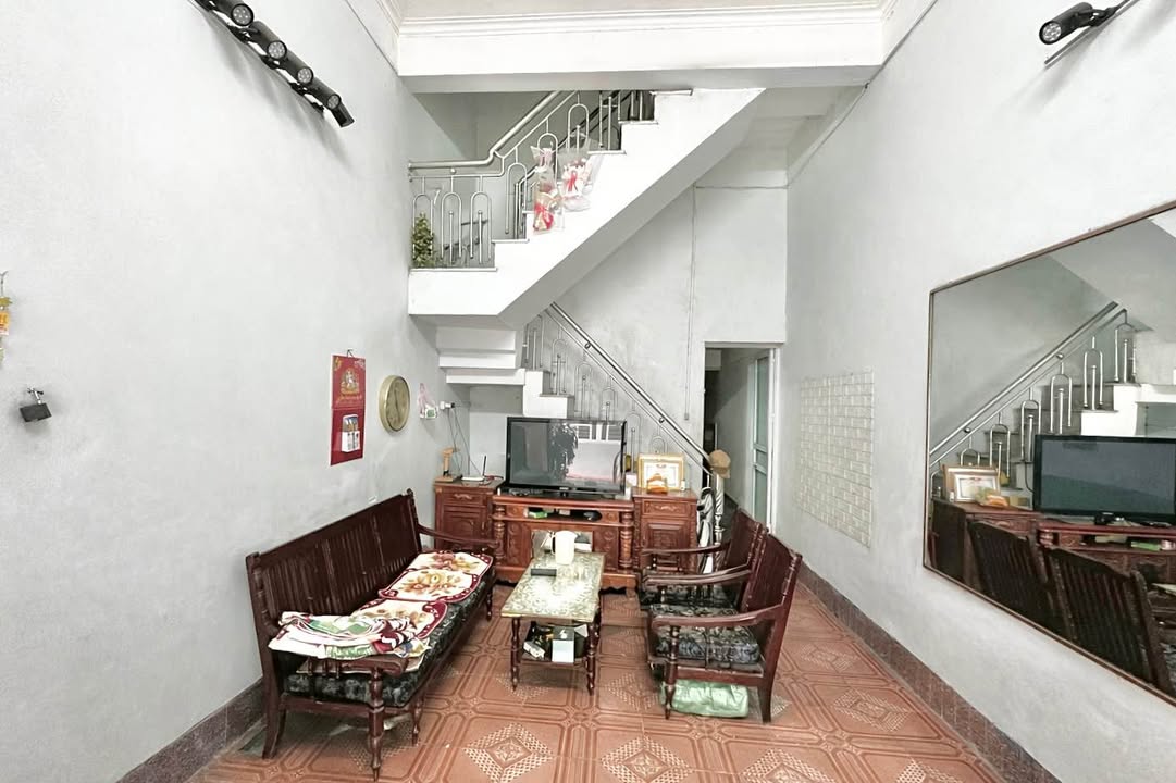 Nhà 3 tầng Phường Đồng Tiến, TP Hòa Bình 55.5m² giá 2 tỷ - Gần Vincom, chợ, trường học!