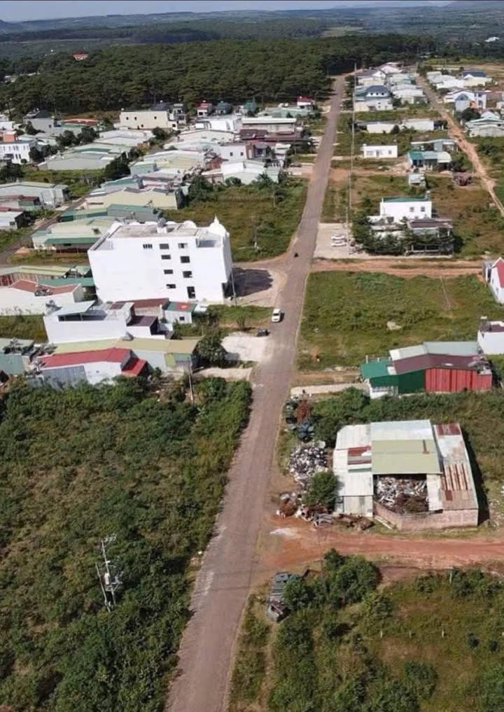 Đất thổ cư đường Lê Lai, Huyện Mang Yang, 180m², giá chỉ 1.5 tỷ - Cơ hội đầu tư tuyệt vời!