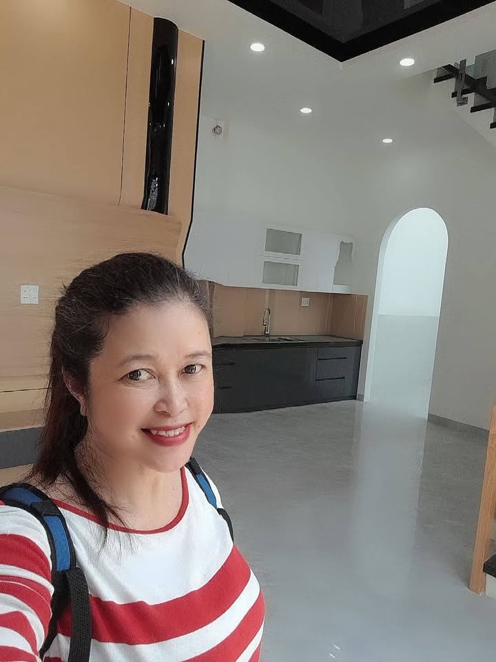 Nhà mặt tiền Đường 102, Thủ Đức 60m² giá 6.75 tỷ - Dọn vào ở ngay!