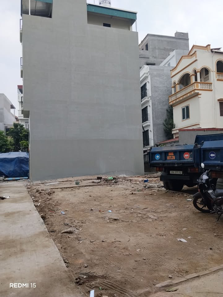 Đất nền Việt Hưng, Long Biên 35m² giá 5 tỷ - Ô tô vào tận nơi!