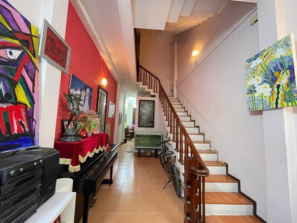 Nhà dân xây Ngọc Thụy 68m² giá 12 tỷ - Nở hậu, 2 mặt ngõ thoáng sáng!