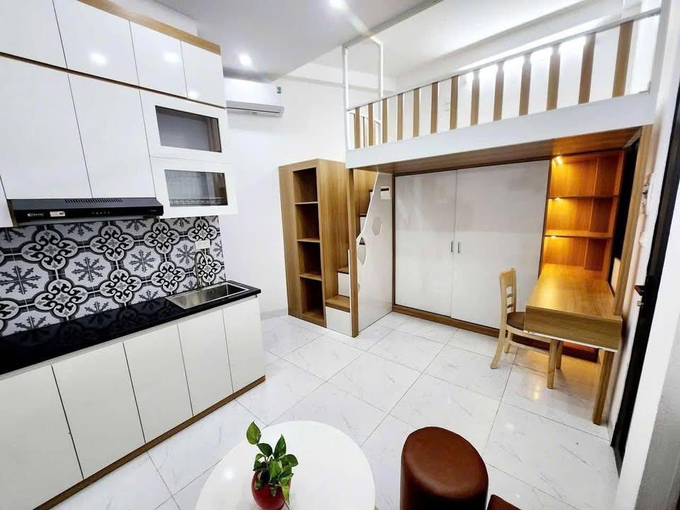 Căn hộ dịch vụ Ngõ 81 Hoà Bình 38m² giá 10.9 tỷ - Đầu tư sinh lời hấp dẫn!