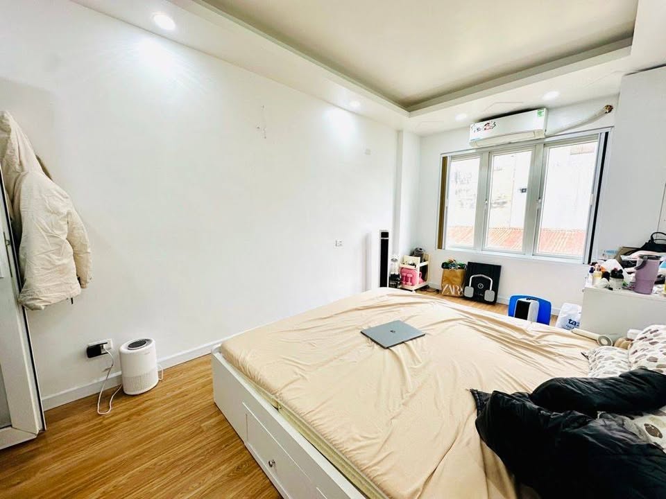 Nhà 4 tầng Lĩnh Nam 41m² giá 9 tỷ - Ô tô đỗ cửa, tặng full nội thất!