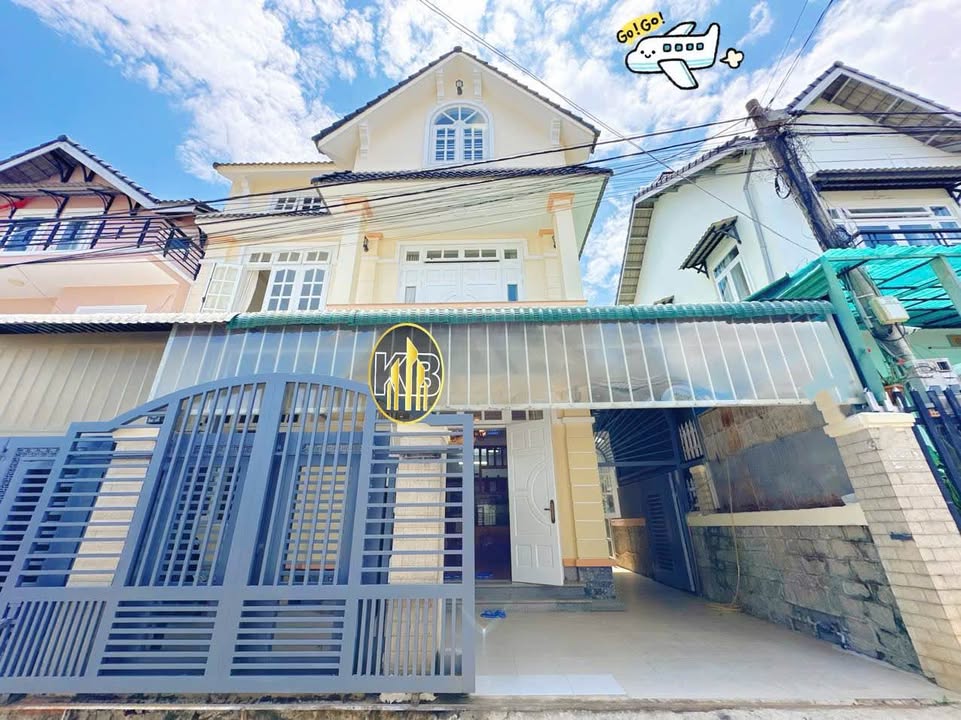 Nhà đẹp Phường 8 Đà Lạt 135m² giá 7.5 tỷ - Sổ riêng, ô tô đậu tận nhà!