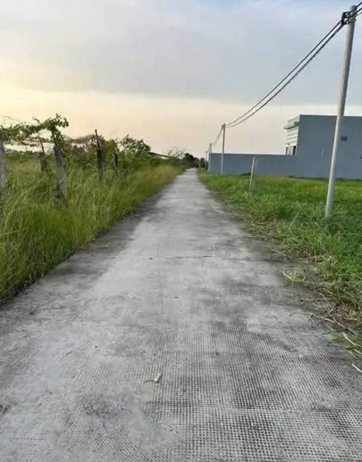 Đất nền mặt tiền đường 827b, Củ Chi 180m² chỉ 250 triệu - Sổ đỏ chính chủ!