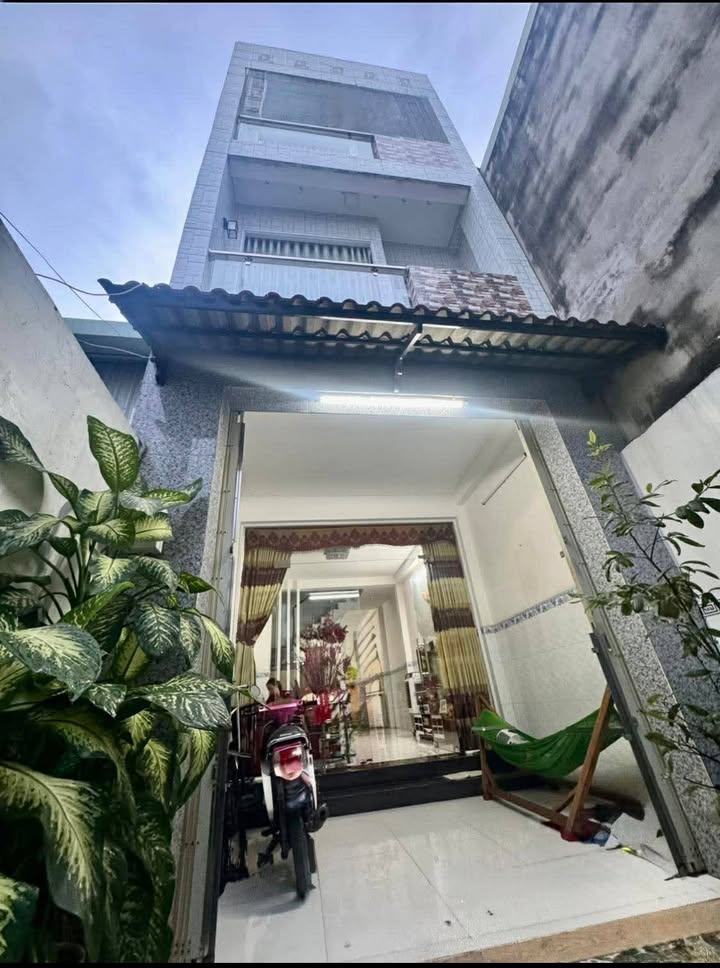 Nhà đẹp 3 tầng tại Bình Tân 67m² giá 5.4 tỷ - Chính chủ, sẵn sàng vào ở!
