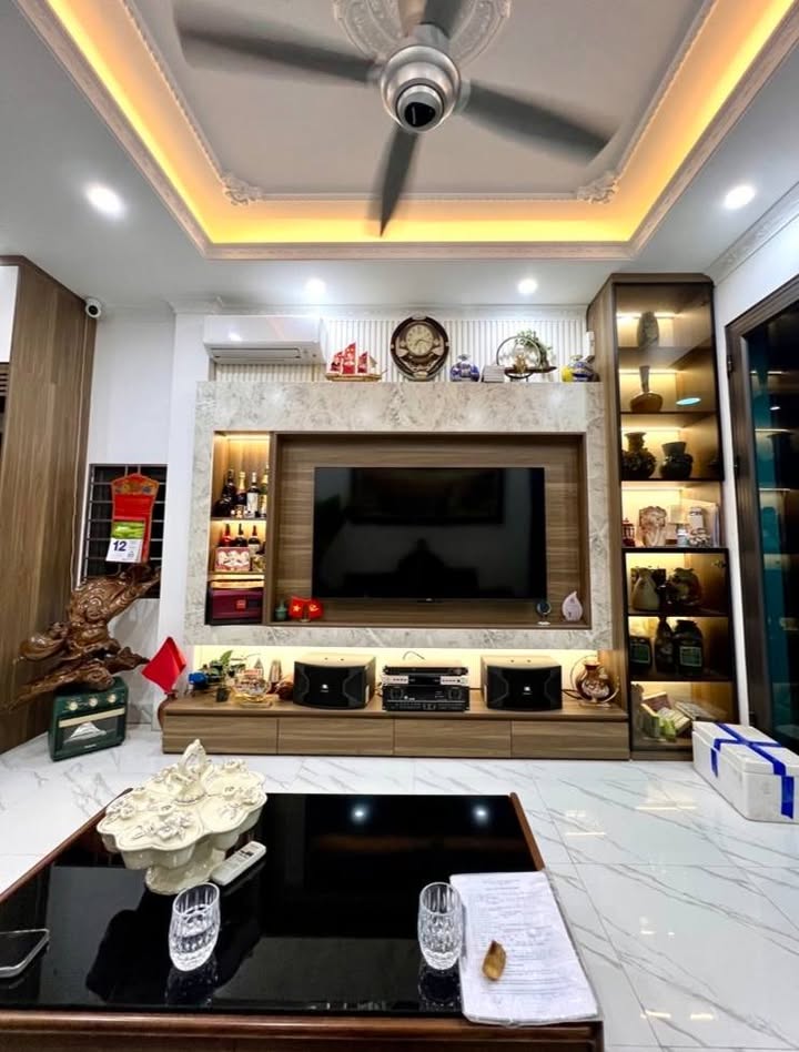 Nhà 5 tầng Phường Đại Kim 33m² giá 7.x tỷ - Vị trí trung tâm thuận tiện