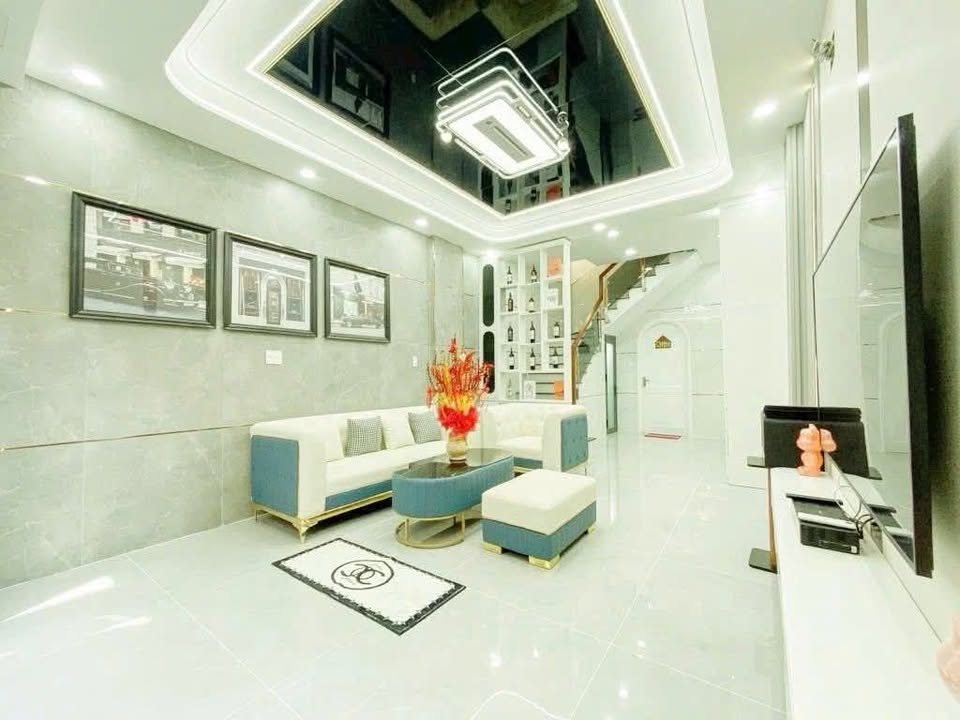 Nhà phố 2 tầng Lê Đại Hành 48m² giá 7 tỷ - Full nội thất sang trọng, sẵn sàng vào ở!