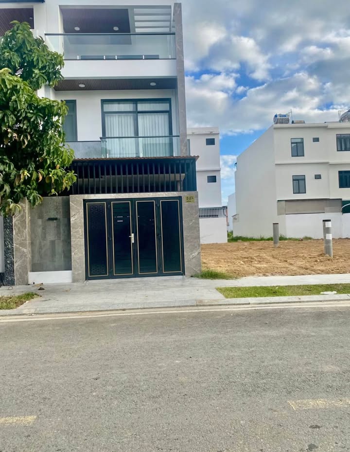 Nhà nguyên căn 3 tầng tại Khu đô thị Mỹ Gia - 240m² giá chỉ 22 triệu/tháng - Sẵn sàng vào ở ngay!